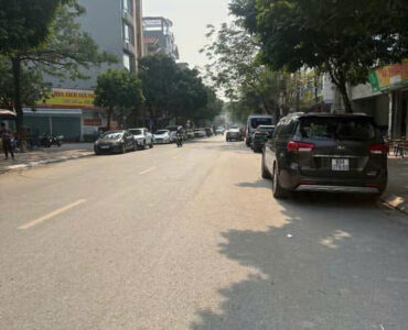nhà đẹp ở ngay phố trạm