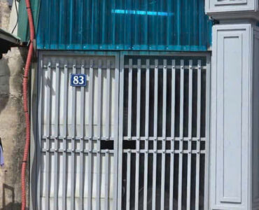 Bán nhà mặt phố Đê Vàng