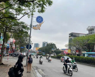 Bán nhà mặt phố Nguyễn Văn Cừ