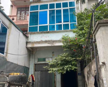 Bán nhà 3 tầng giá rẻ tại Bát Khối, Long BIên