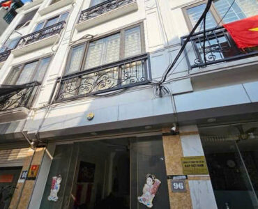 nhà đẹp ở ngay Bát Khối