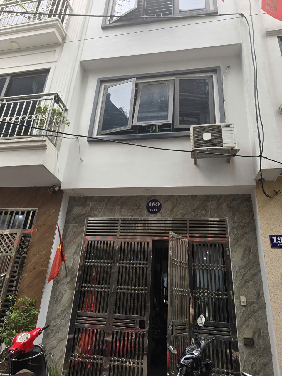 nhà phân lô 918 Phúc Đồng