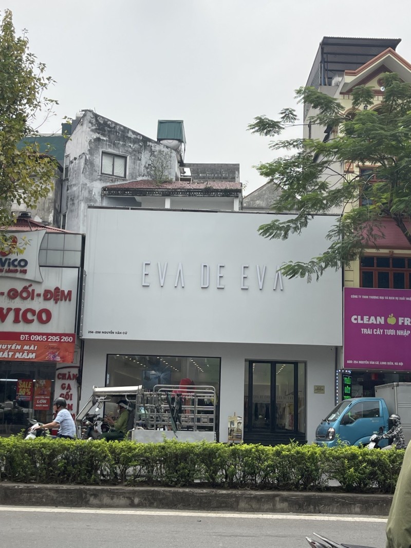 đất mặt phố Nguyễn Văn Cừ